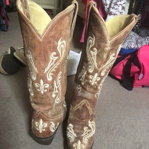 Corral boots